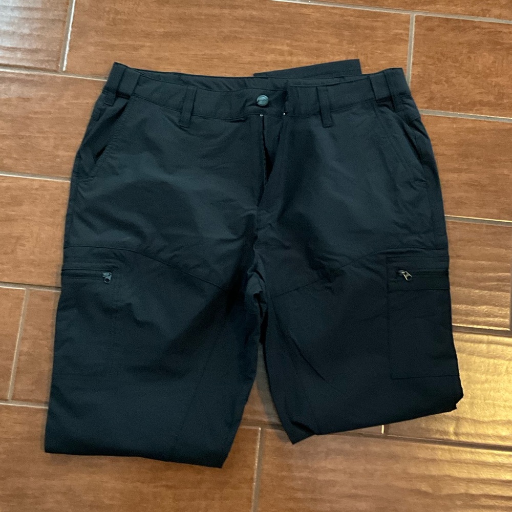 Magellan - Fish Pants - Lots of Pockets - EUC